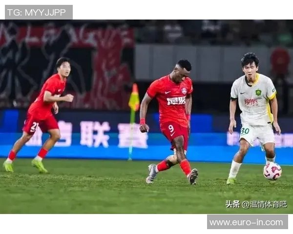 恩里克凌空抽射世界波廖均健奋力解围难阻玉昆率先攻破梅州球门