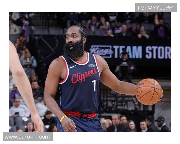 哈登手感火热!直接拔三分,飚中追平比分